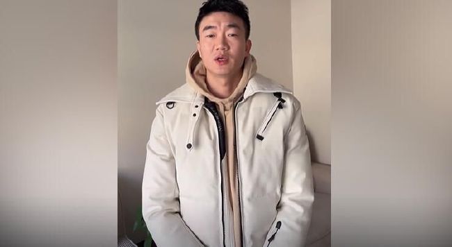 听到叶辰的邀请，陈泽楷与洪五两人连忙点头，随后便跟在他和苏若离的身后上了飞机